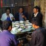 李家的家族聚餐，帮助他们维系宗族文化。