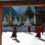 普化寺僧人在排練過節時的舞蹈。