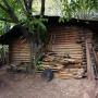 納西族的古老房子結構簡單但具防震功能，體現出族人的智慧。