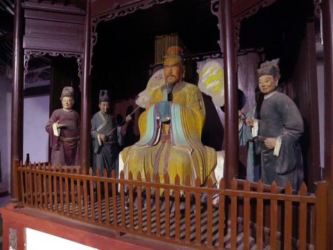 白帝廟內供奉的劉備塑像。