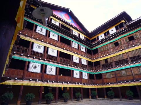 卓克基土司官寨結合了漢藏建築特色。