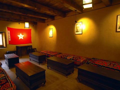 毛泽东等前中共领导曾在卓克基土司官寨住宿。