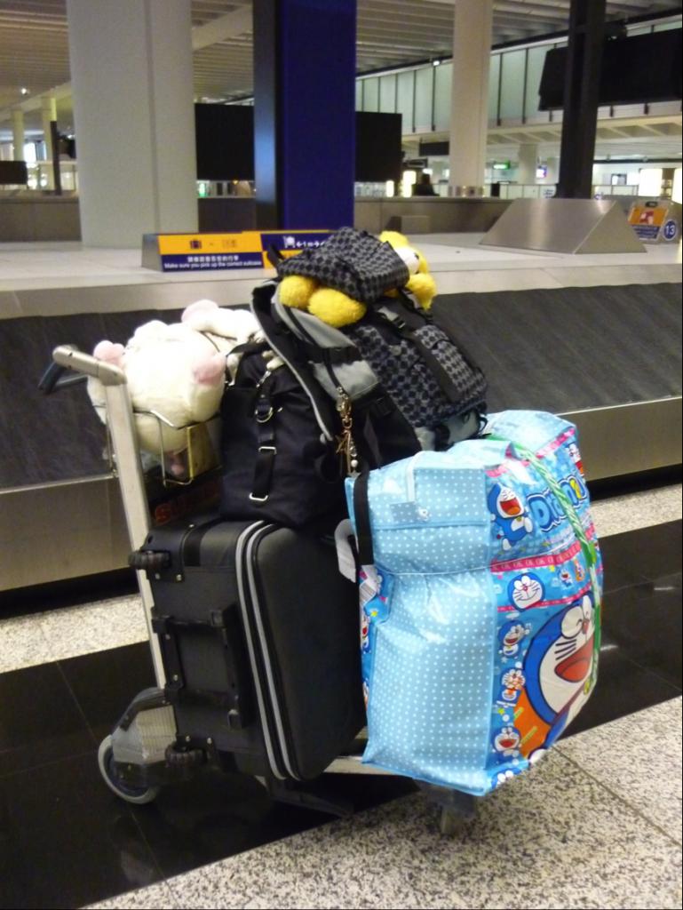 半年留学生活后的回程行李，当然要加行李费啦… >.<
