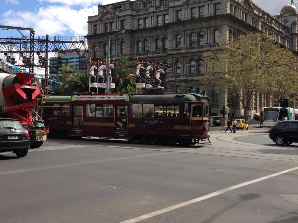 Melbourne 市内免费的观光旅客电车，省回不少脚骨力！