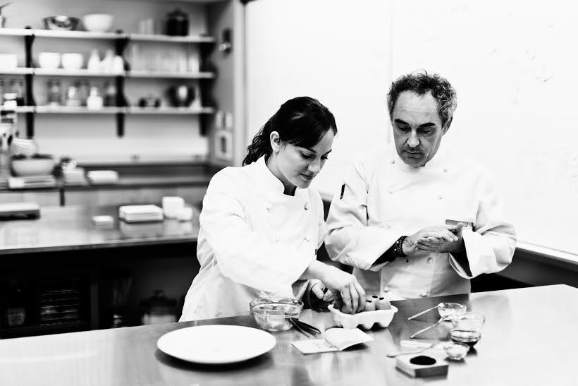 Ferran Adrià与世界各地的厨师交流厨艺及提供指导。