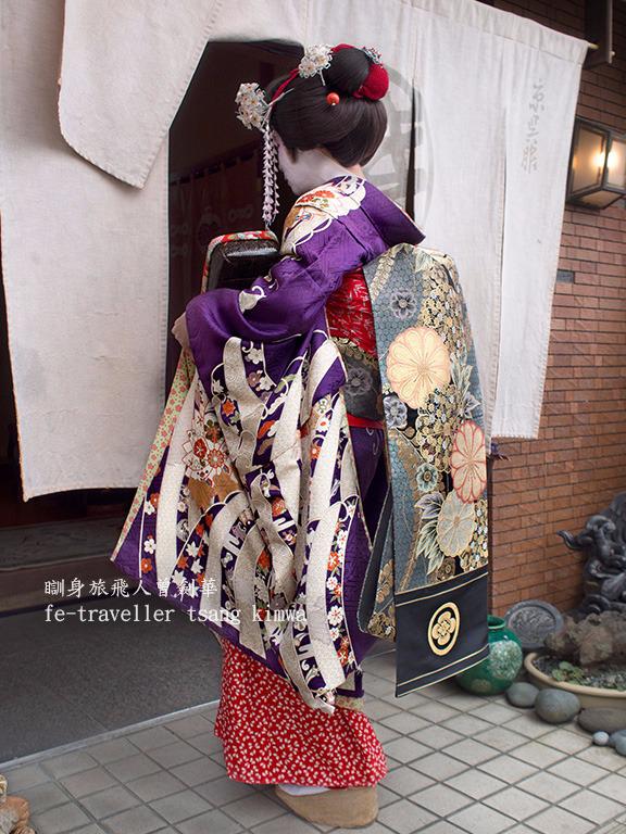 劍華穿上價值十多萬日圓的京友禪和服