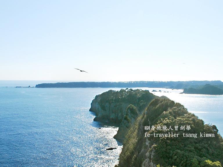 搭电梯上80米高的山上，远眺可见中之岛及纪之松岛。